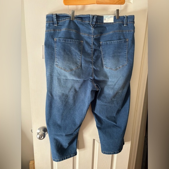Curve Appeal NWT plus size 24W Lillian denim capri 21” inseam jean - Picture 5 of 11